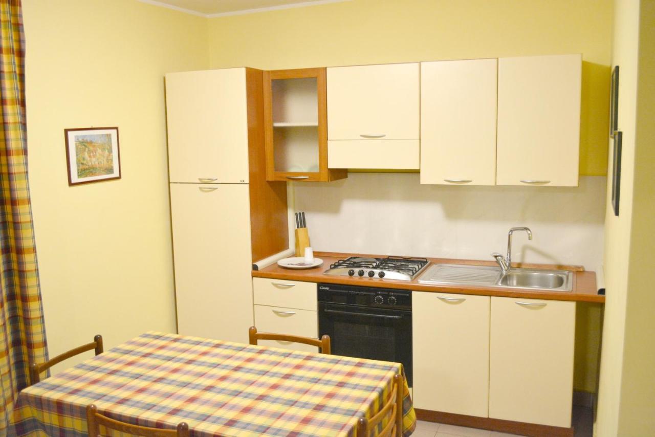Charming Apartment In Reggio Calabria, 40 Sqm, Terrace Eksteriør billede