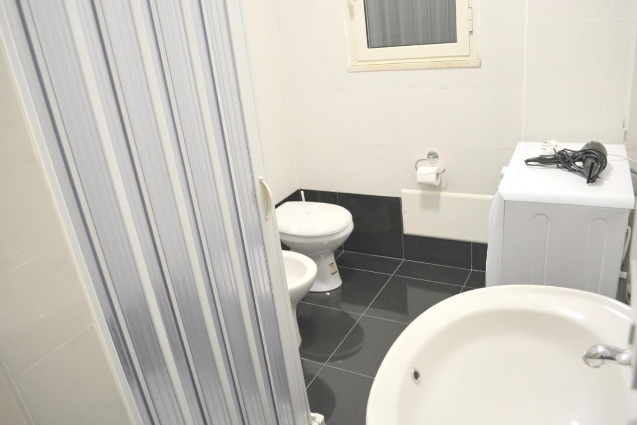 Charming Apartment In Reggio Calabria, 40 Sqm, Terrace Eksteriør billede